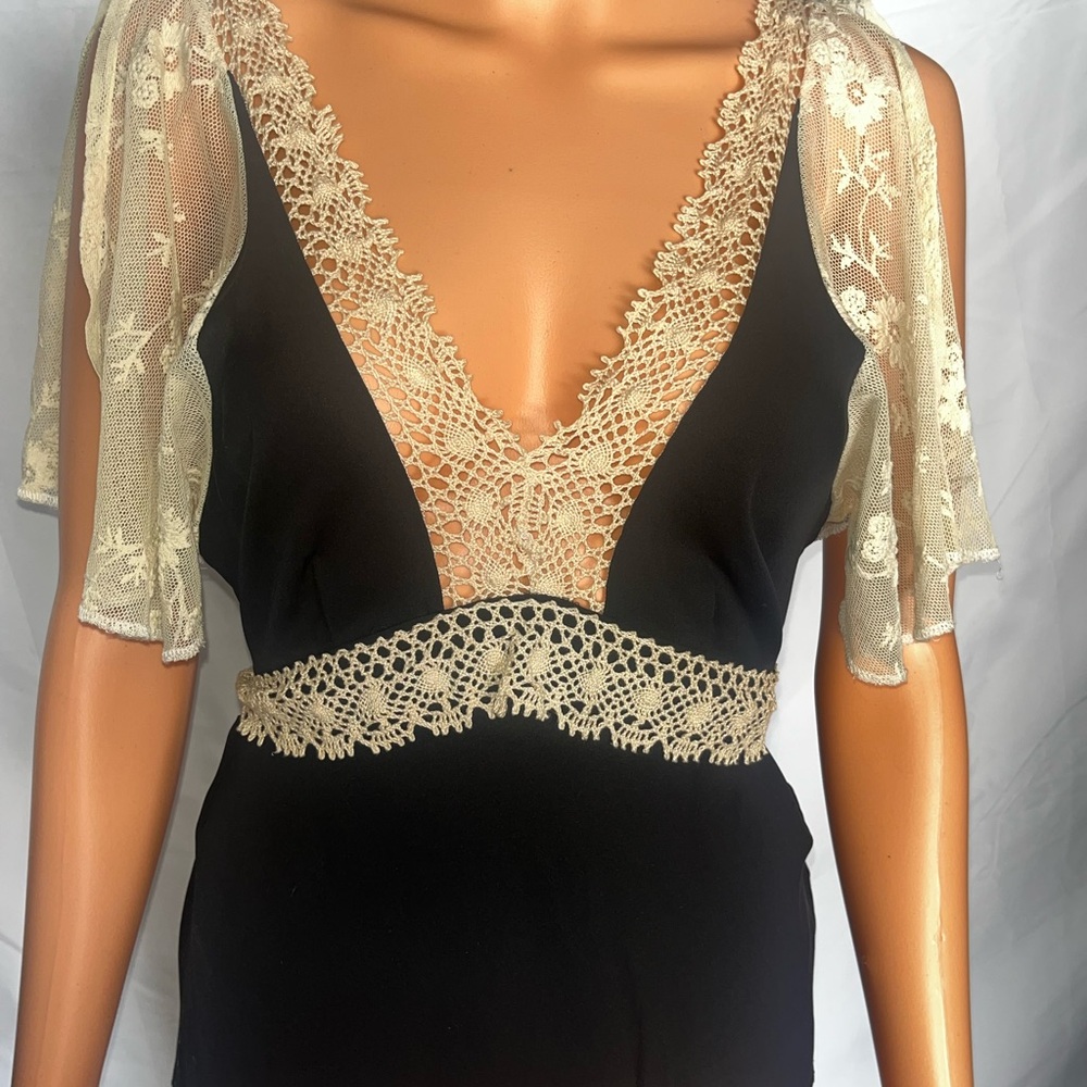 Black top with crochet Details